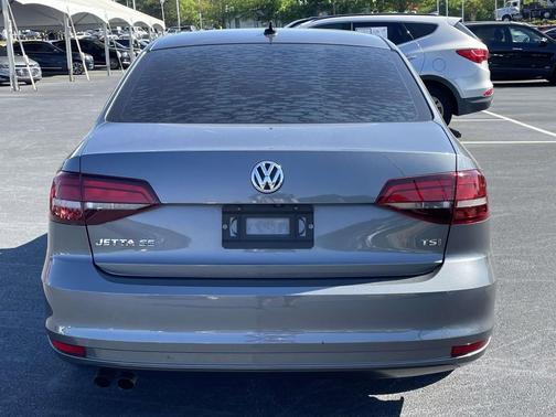 Platinum Gray Metallic 2017 Volkswagen Jetta 1.4T SE