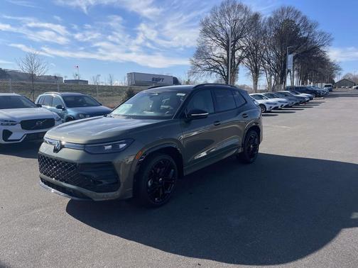 2026 Volkswagen Tiguan 2.0T SE R-Line Black