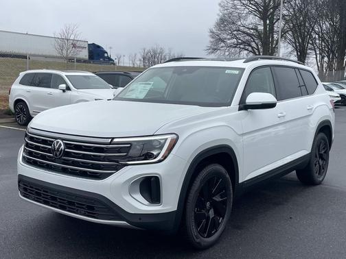 White 2026 Volkswagen Atlas 2.0T SE w/Technology