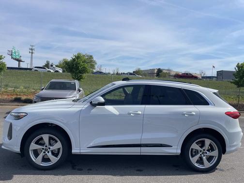 2026 Audi Q5 Premium Plus TFSI quattro S tronic