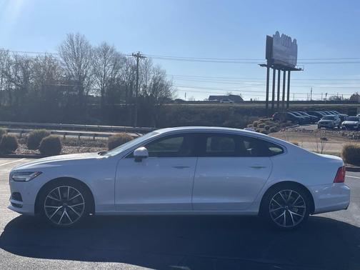 2018 Volvo S90 T5 Momentum