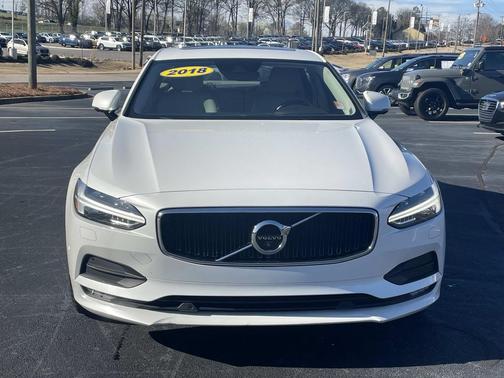 2018 Volvo S90 T5 Momentum