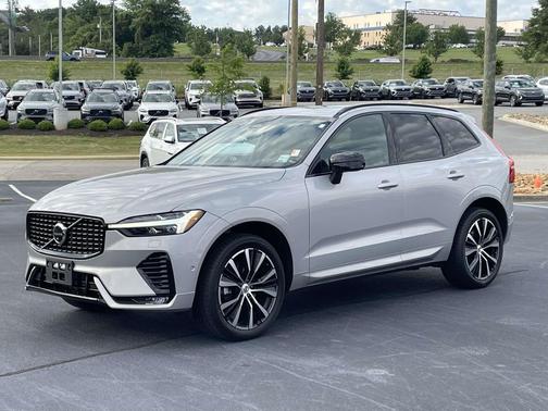 Silver Dawn Metallic 2023 Volvo XC60 B5 Ultimate Dark Theme