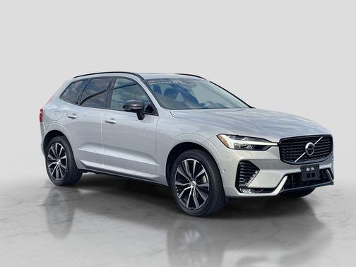 Silver Dawn Metallic 2023 Volvo XC60 B5 Ultimate Dark Theme