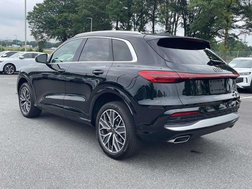 Mythos Black Metallic 2025 Audi Q5 Premium Plus TFSI quattro S tronic