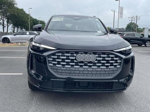 Mythos Black Metallic 2025 Audi Q5 Premium Plus TFSI quattro S tronic
