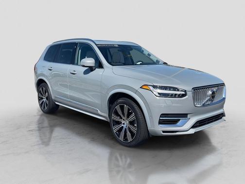 2024 Volvo XC90 Recharge Plug-In Hybrid T8 Plus Bright Theme 7-Seater