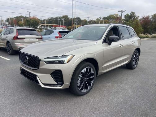 2026 Volvo XC60 B5 Plus