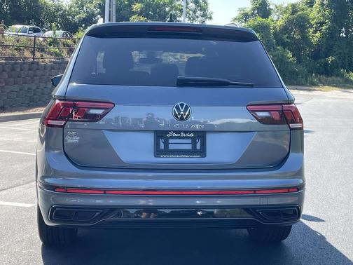 Platinum Gray Metallic 2023 Volkswagen Tiguan 2.0T SE R-Line Black