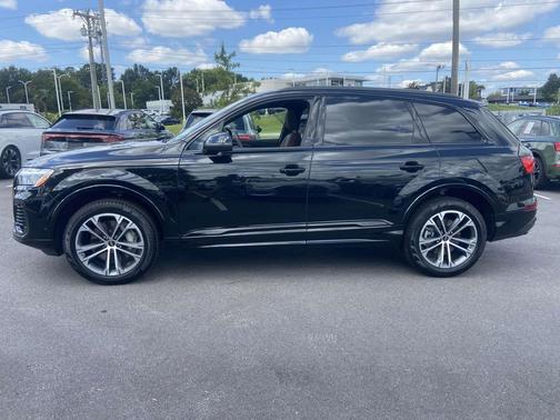2025 Audi Q7 45 Premium Plus