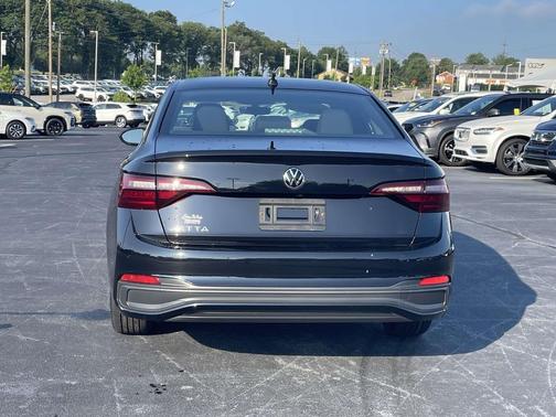 Deep Black Pearl 2023 Volkswagen Jetta 1.5T Sport