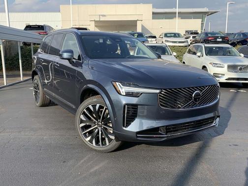 2025 Volvo XC90 B6 Plus 7-Seater