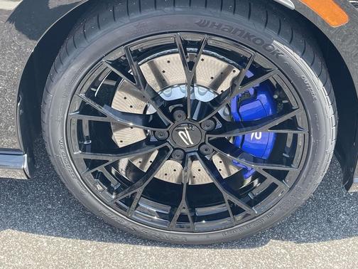 mythos black metallic 2026 Volkswagen Golf R 2.0T DSG