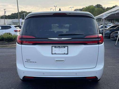 Bright White Clearcoat 2024 Chrysler Pacifica Touring L