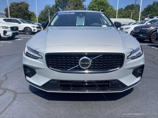2024 Volvo S60 B5 Plus Dark Theme