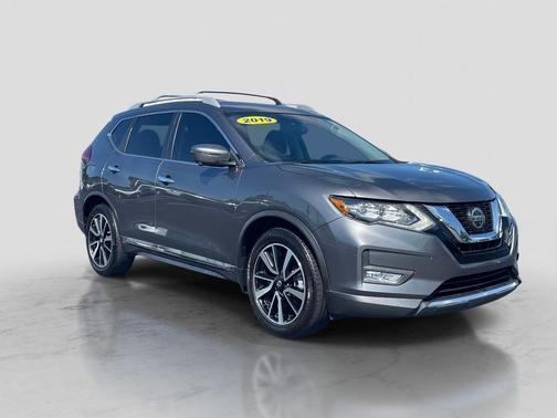 Gun Metallic 2019 Nissan Rogue SL