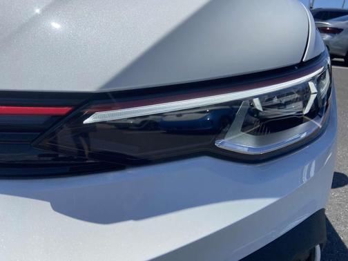 2025 Volkswagen Golf GTI 2.0T SE DSG