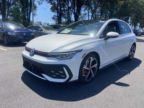 2025 Volkswagen Golf GTI 2.0T SE DSG