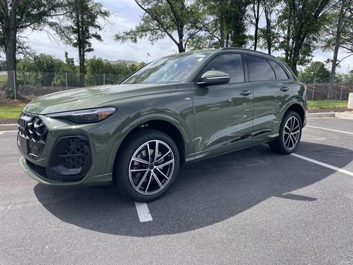 District Green Metallic 2026 Audi Q5 Premium Plus TFSI quattro S tronic
