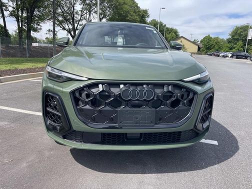 District Green Metallic 2026 Audi Q5 Premium Plus TFSI quattro S tronic