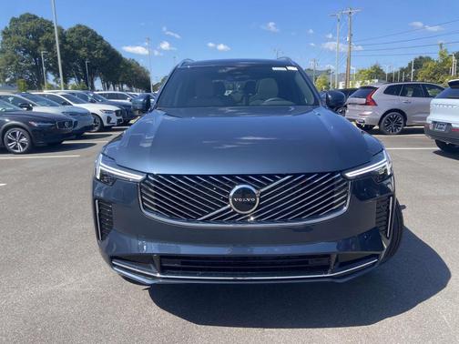 2026 Volvo XC90 B5 Core