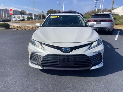 2021 Toyota Camry Hybrid XLE