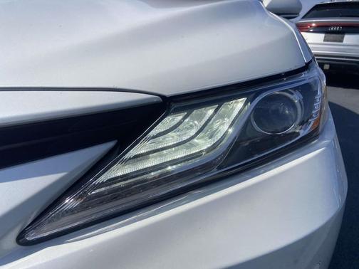 2021 Toyota Camry Hybrid XLE