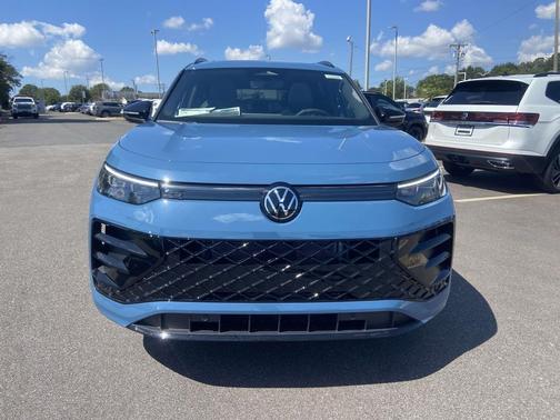 2025 Volkswagen Tiguan 2.0T SE R-Line Black