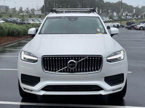 Crystal White Metallic 2023 Volvo XC90 B5 Core