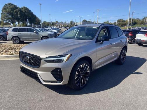 2026 Volvo XC60 B5 Ultra