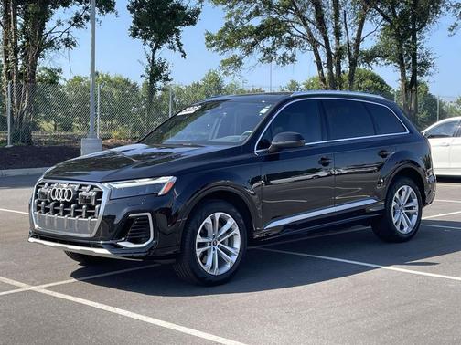 Mythos Black Metallic 2025 Audi Q7 55 Premium Plus