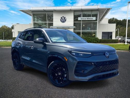 2025 Volkswagen Tiguan 2.0T SE R-Line Black