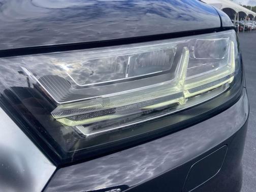2019 Audi Q7 55 Premium Plus