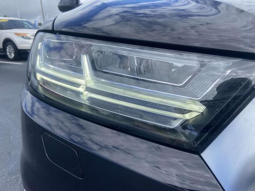 2019 Audi Q7 55 Premium Plus
