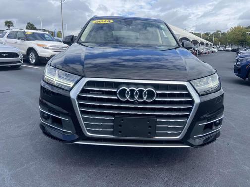 2019 Audi Q7 55 Premium Plus