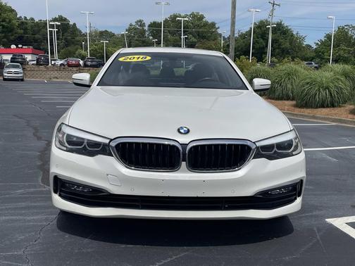Mineral White Metallic 2018 BMW 530 xDrive