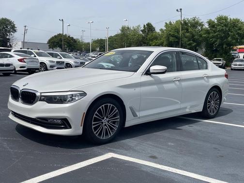 Mineral White Metallic 2018 BMW 530 xDrive