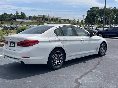 Mineral White Metallic 2018 BMW 530 xDrive