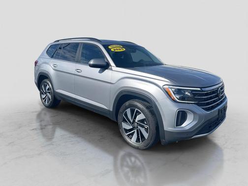 2025 Volkswagen Atlas 2.0T SE w/Technology 4MOTION