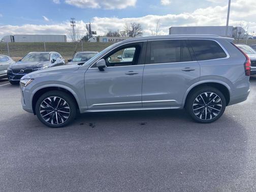 2026 Volvo XC90 B6 Plus 7-Seater