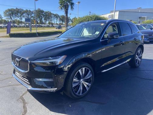 2023 Volvo XC60 B5 Ultimate Bright Theme