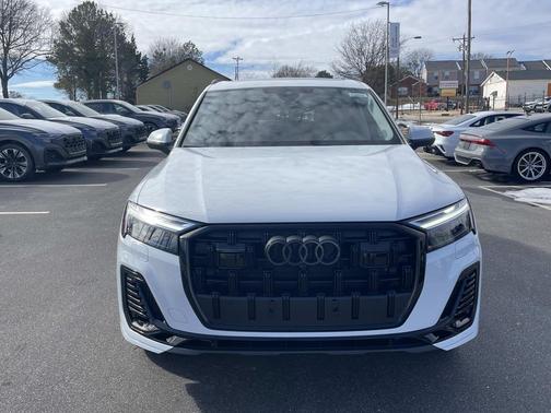 2026 Audi Q7 55 Premium Plus