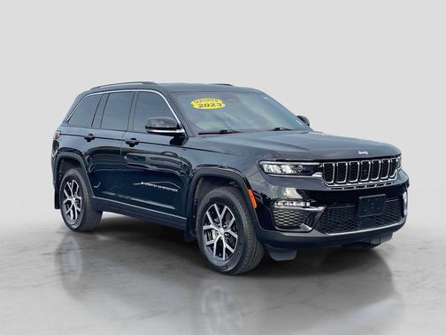 Diamond Black Crystal Pearlcoat 2023 Jeep Grand Cherokee Limited