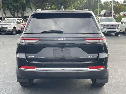 Diamond Black Crystal Pearlcoat 2023 Jeep Grand Cherokee Limited