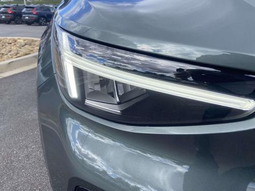 2026 Volvo XC40 B4 Plus