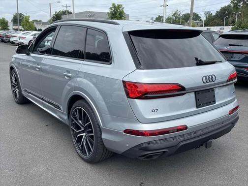2025 Audi Q7 55 Premium Plus