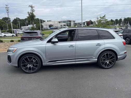 2025 Audi Q7 55 Premium Plus
