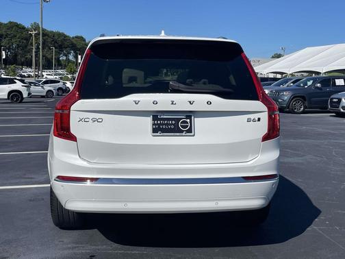 Crystal White Metallic 2023 Volvo XC90 B6 Ultimate 7-Seater