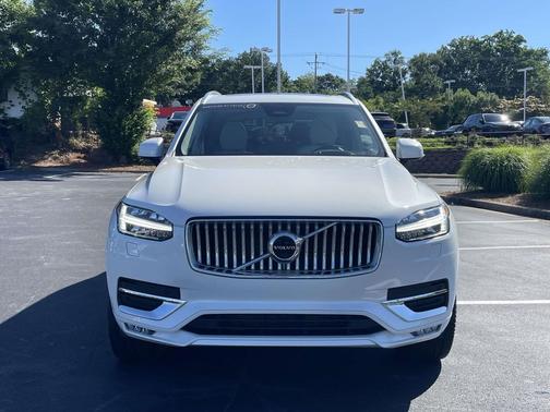 Crystal White Metallic 2023 Volvo XC90 B6 Ultimate 7-Seater