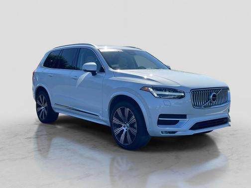 Crystal White Metallic 2023 Volvo XC90 B6 Ultimate 7-Seater